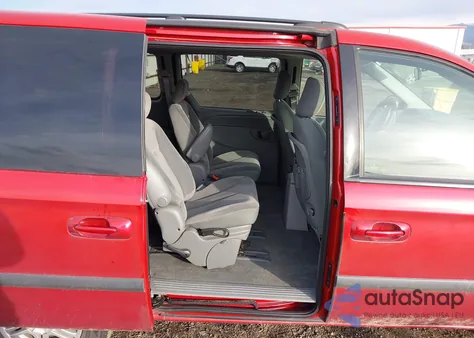 2005 Chrysler Town & Country z USA, uszkodzony, nr VIN 1C4GP45R85B438706